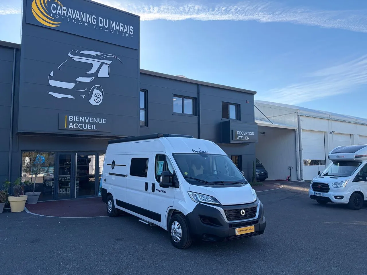 Fourgon aménagé occasion Benimar — Van aménagé